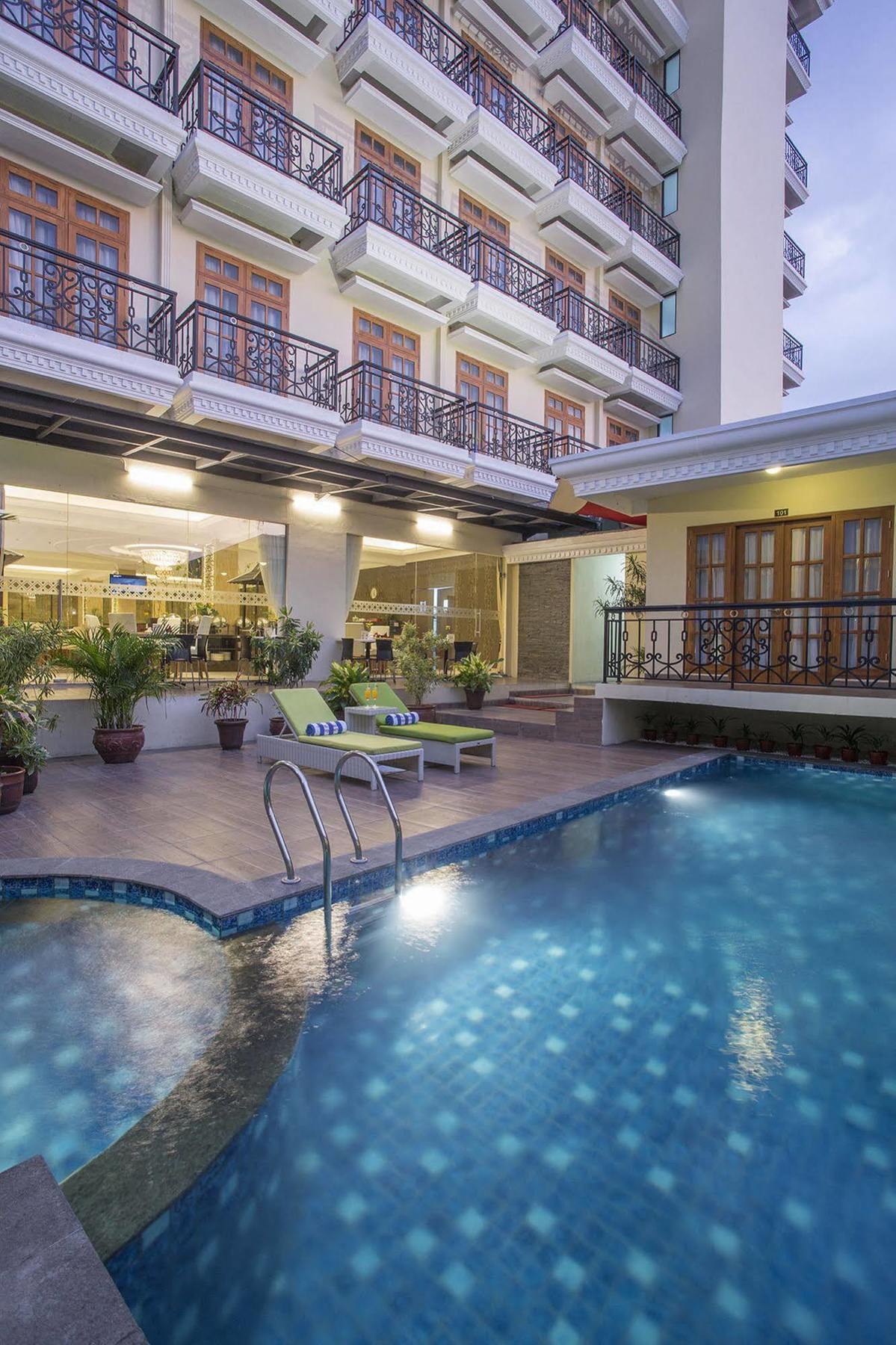 Prima In Hotel Malioboro Yogyakarta Exterior photo